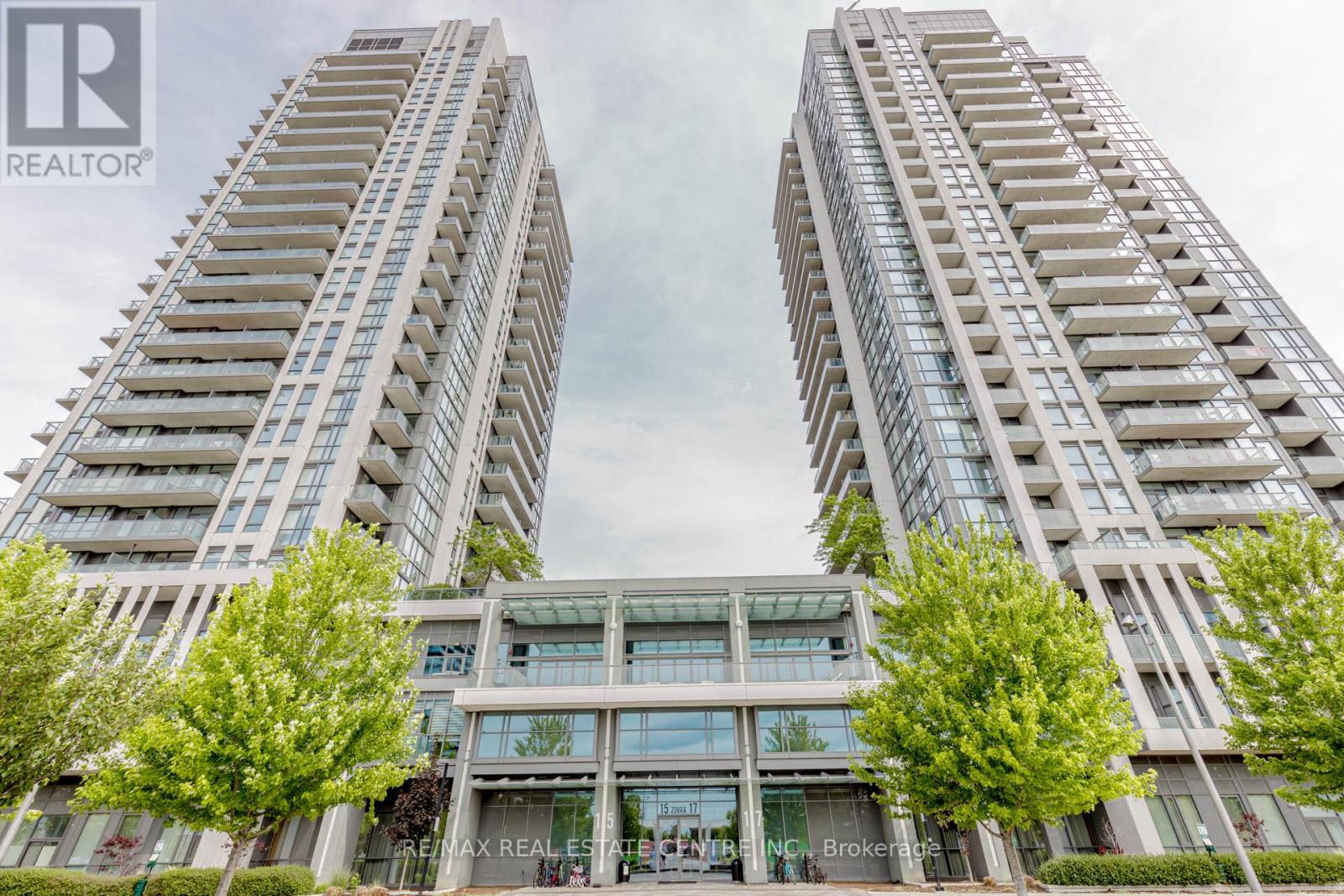 506 15 Zorra St, Toronto, ON M8Z 0C1