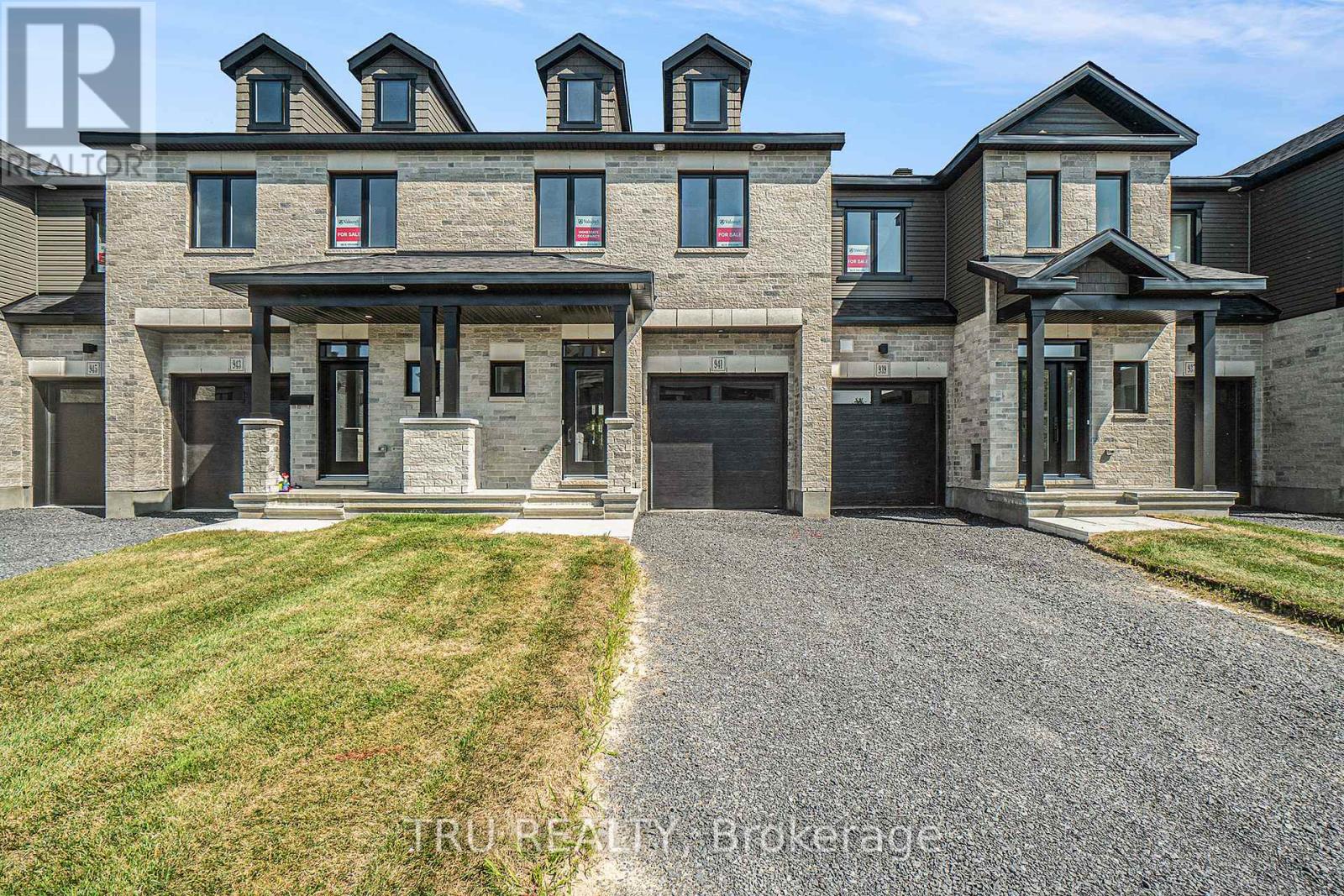941 Cologne St, Russell, ON K0A 1W0