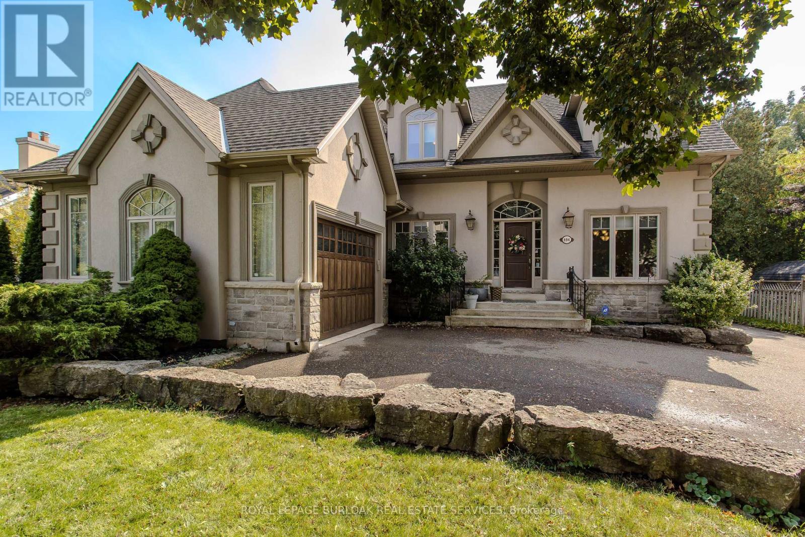 694 Cedar Ave, Burlington, ON L7T 2R7