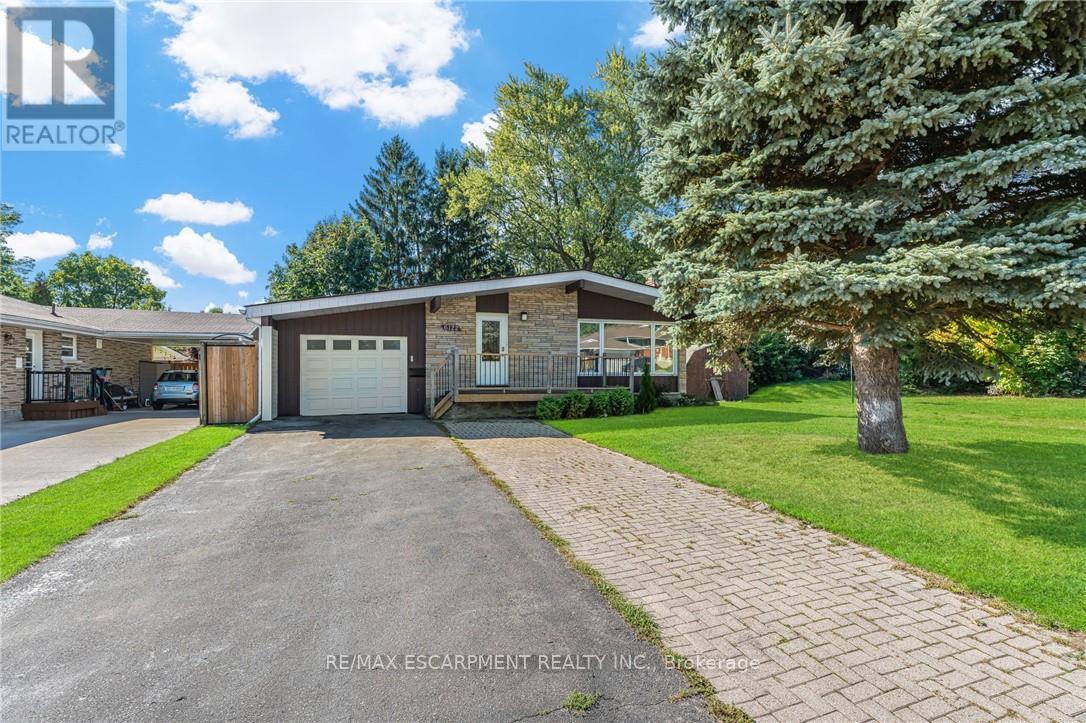 6122 Mayfair Dr, Niagara Falls, ON L2J 1W1