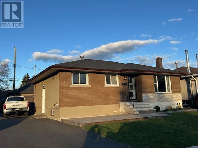 2829 Redwood Ave, Thunder Bay, ON P7C 1Z1