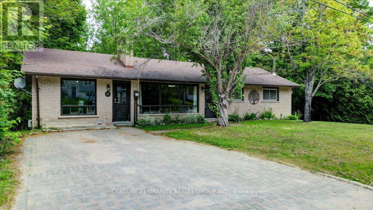 22 Forest Hill Rd, Bancroft, ON K0L 1C0