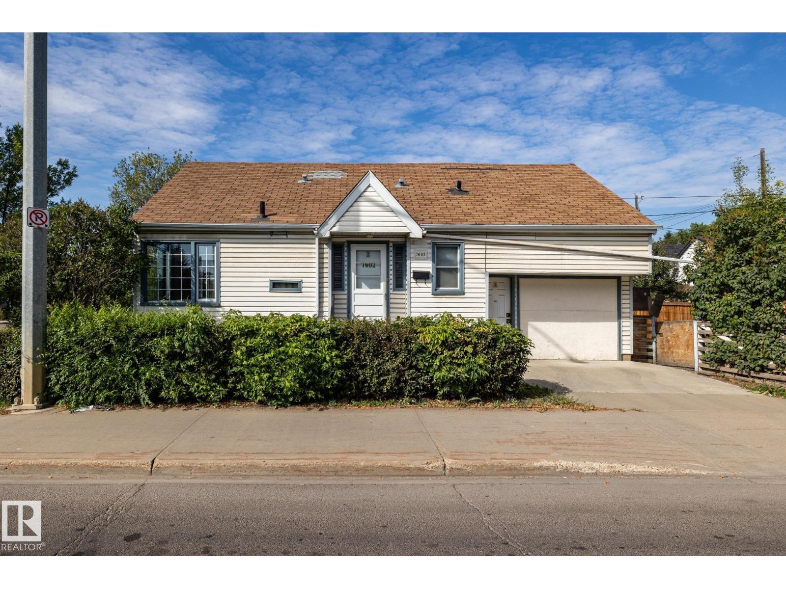 109 St Nw Unit 7602, Edmonton, AB T6G 1C2