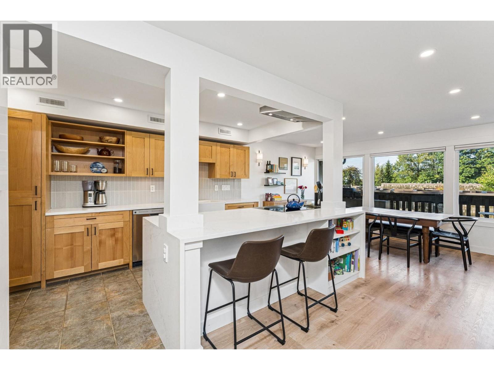 1053 Old Lillooet Rd, North Vancouver, BC V7J 3H6