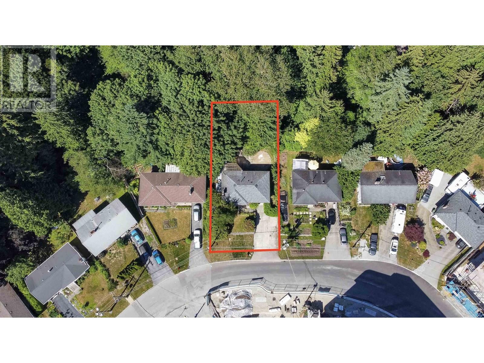 646 Claremont St, Coquitlam, BC V3J 3T4