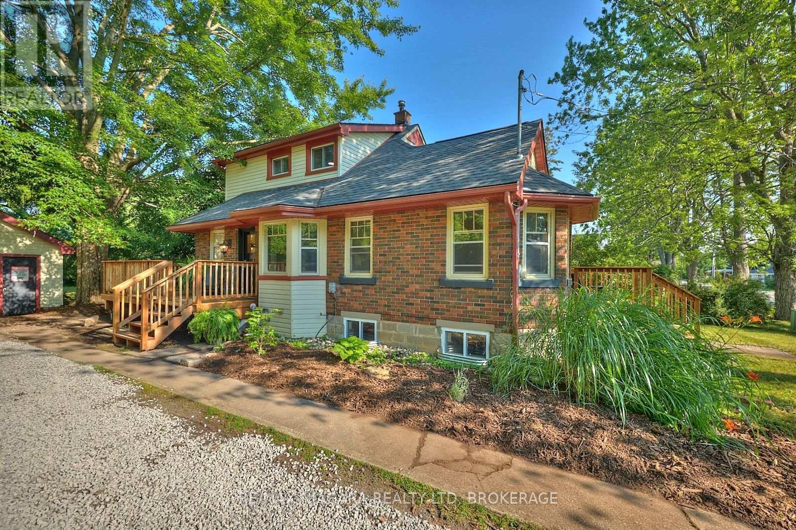 207 S Mill St, Fort Erie, ON L0S 1N0