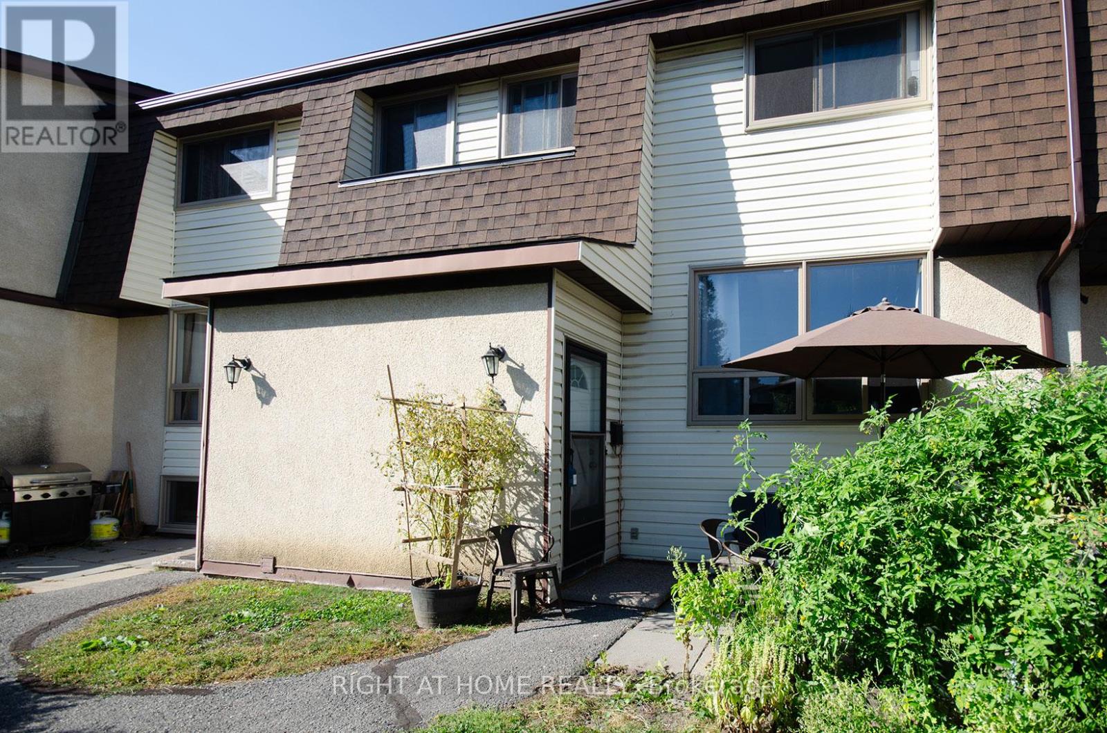 53 2640 Draper Ave, Ottawa, ON K2H 8V3