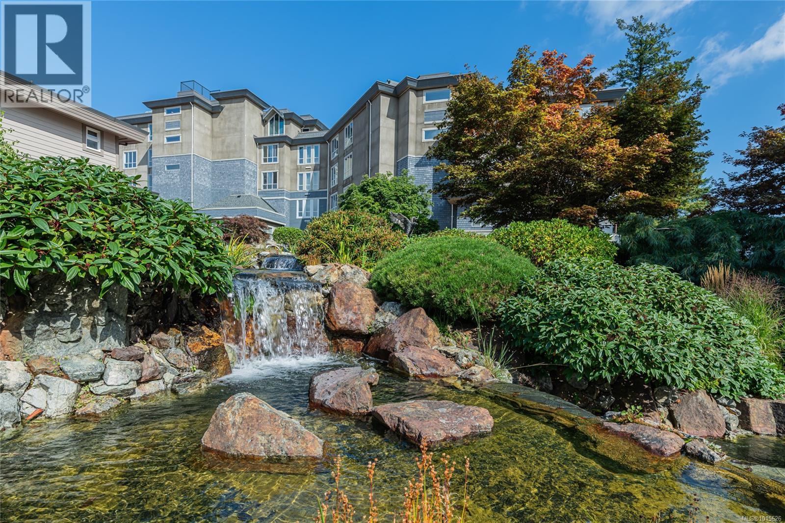 940 Boulderwood Rise Unit 201, Saanich, BC V8Y 3H5