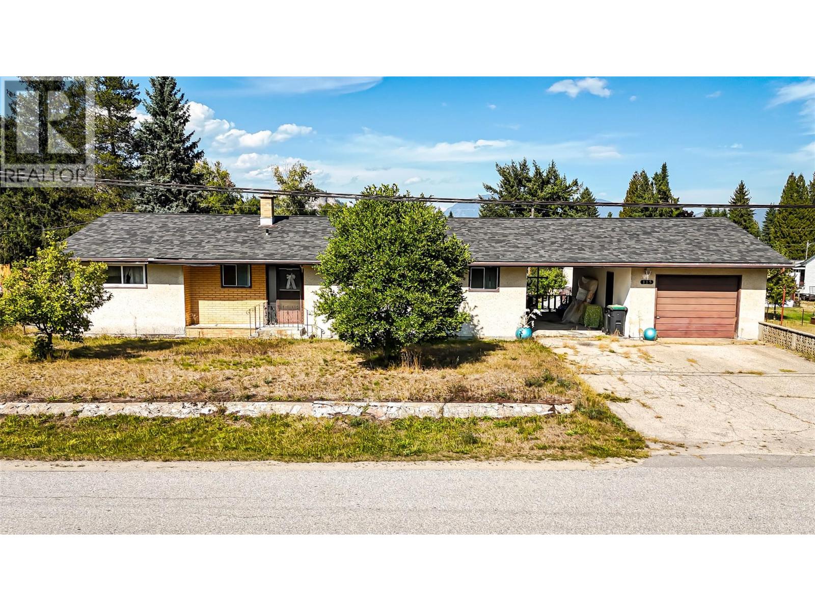 115 101 Street, Castlegar, BC V1N 3E3