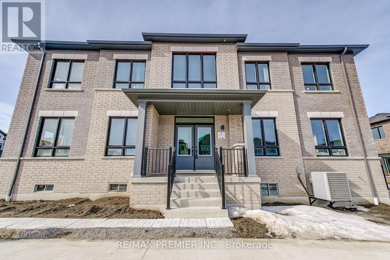 1909 Passionfruit Grv, Pickering, ON L1Y 0B4