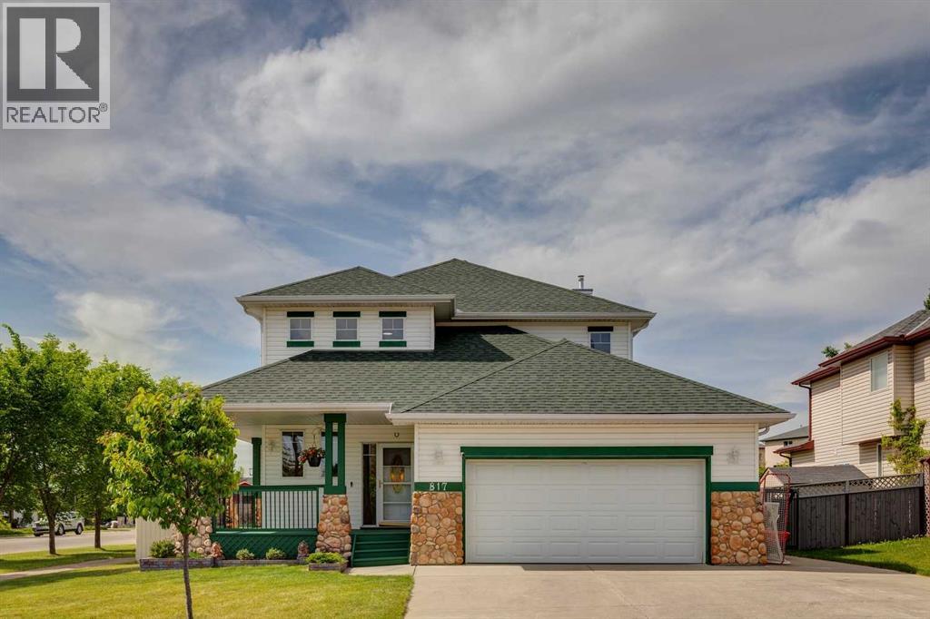817 Crystal Beach Bay, Chestermere, AB T1X 1J1