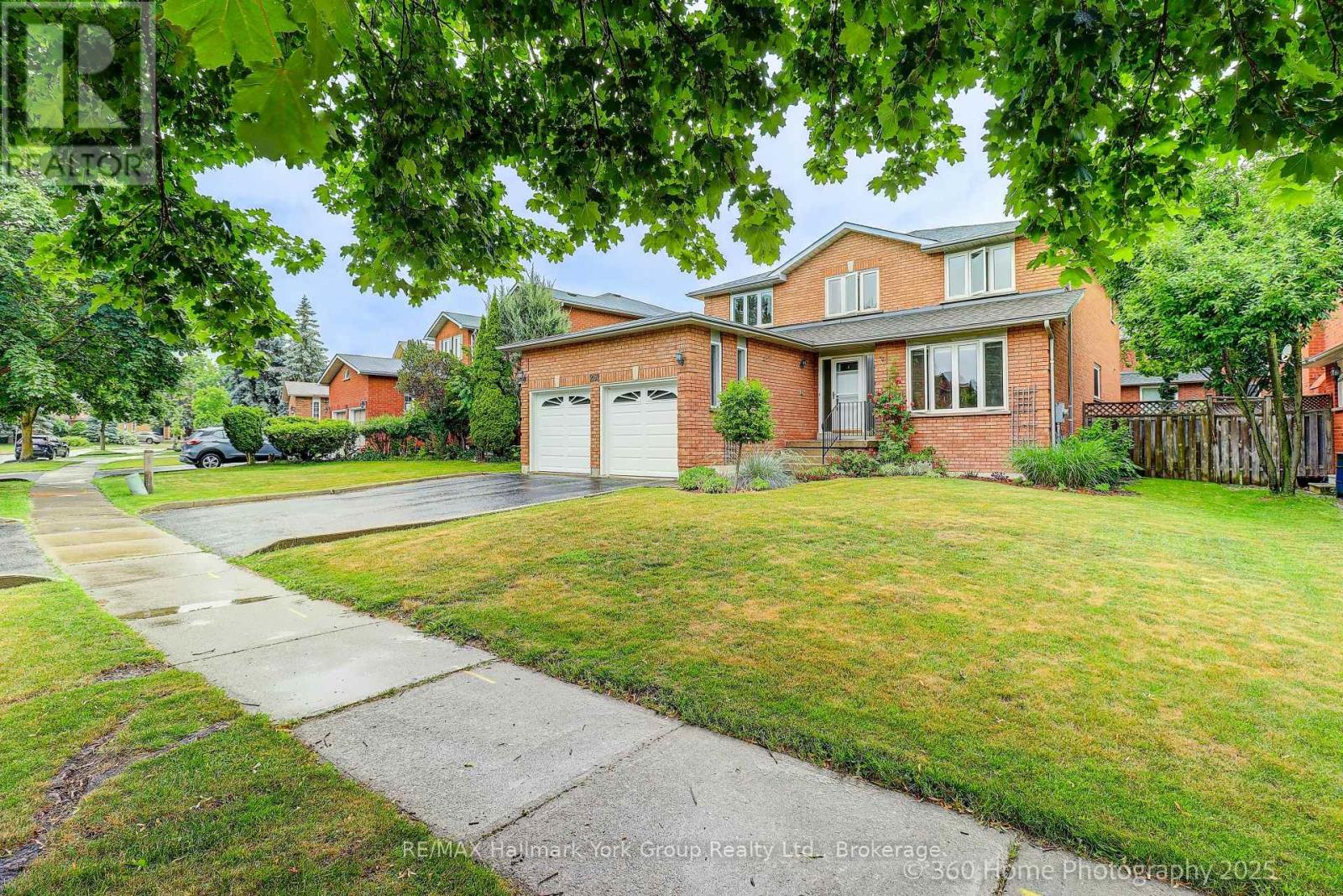 262 Savage Rd, Newmarket, ON L3X 1S1