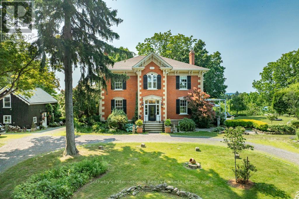 22 Hauser Pl, Hamilton, ON L9H 5E1