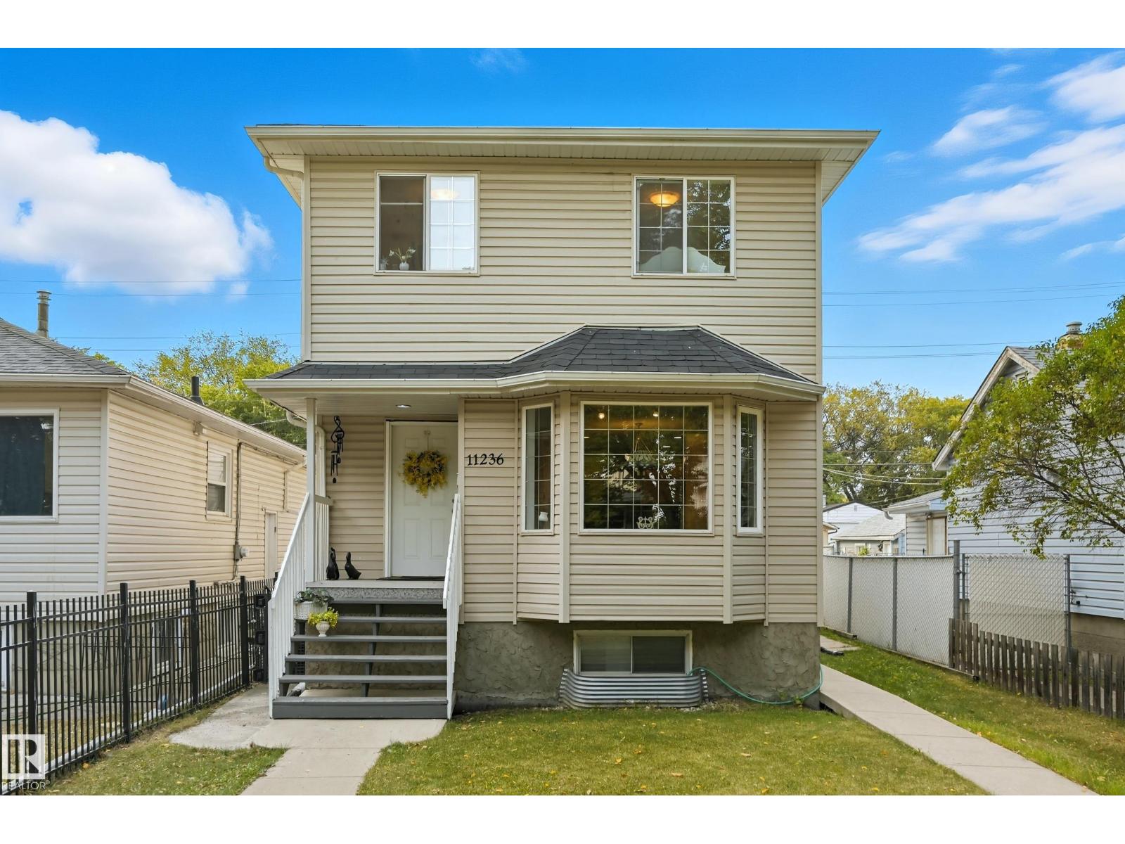 84 St Nw Unit 11236, Edmonton, AB T5B 3A9