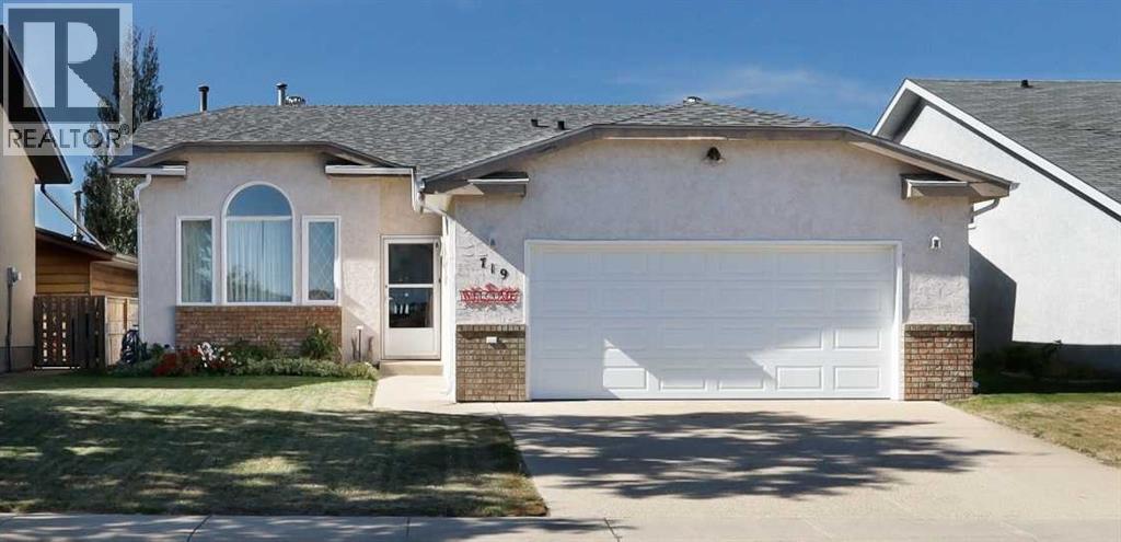 719 Parkland Dr E, Brooks, AB T1R 0M3