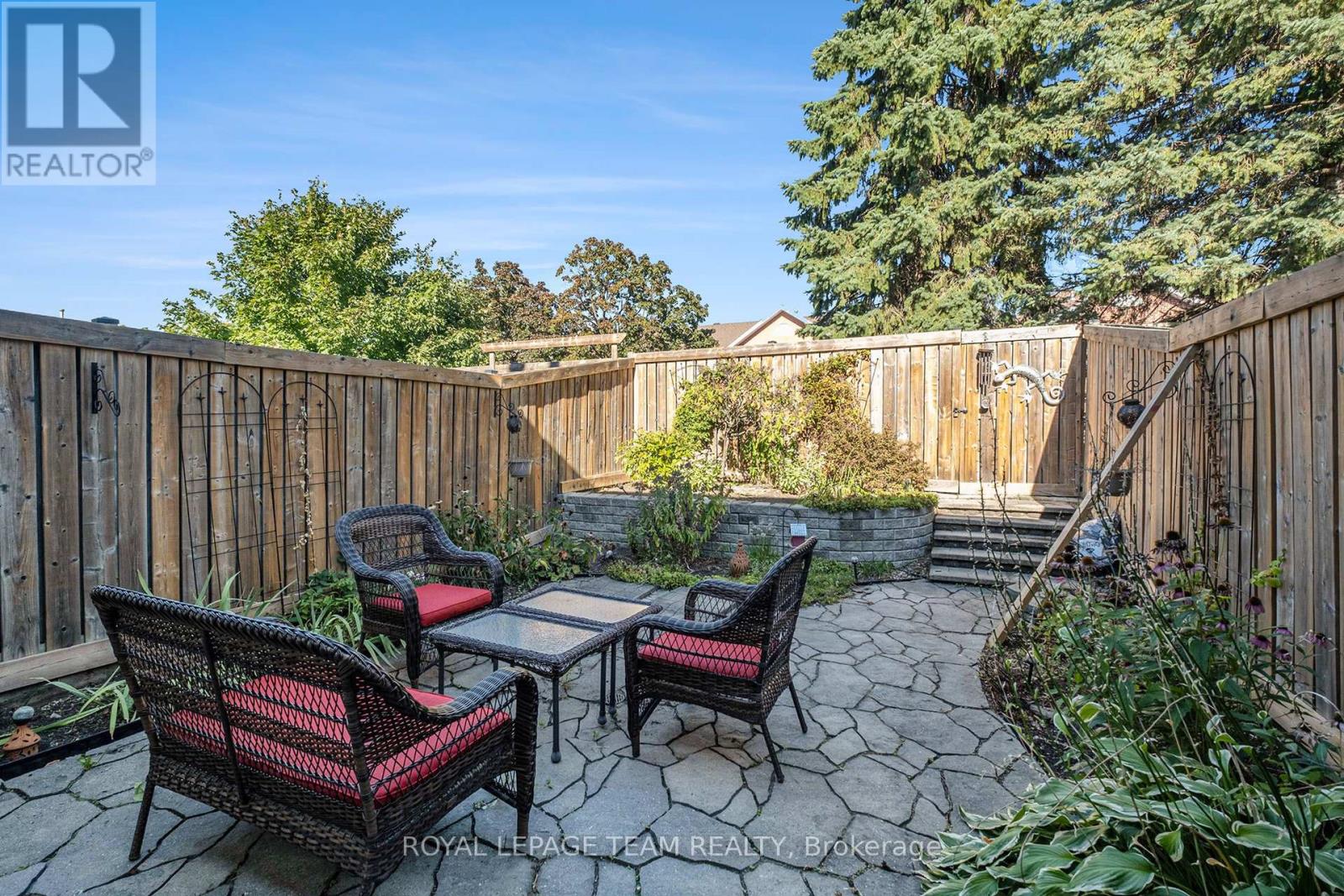 93 Royal Oak Ct, Ottawa, ON K1T 3N9