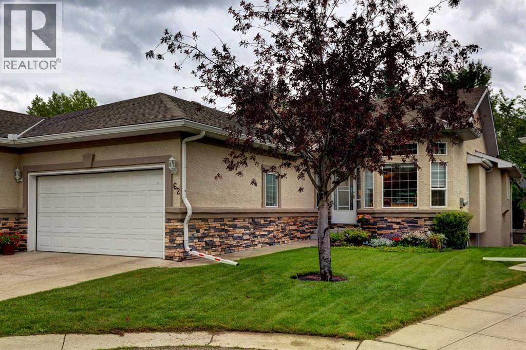 62 Mt Mckenzie Villas SE, Calgary, AB T2Z 2P9