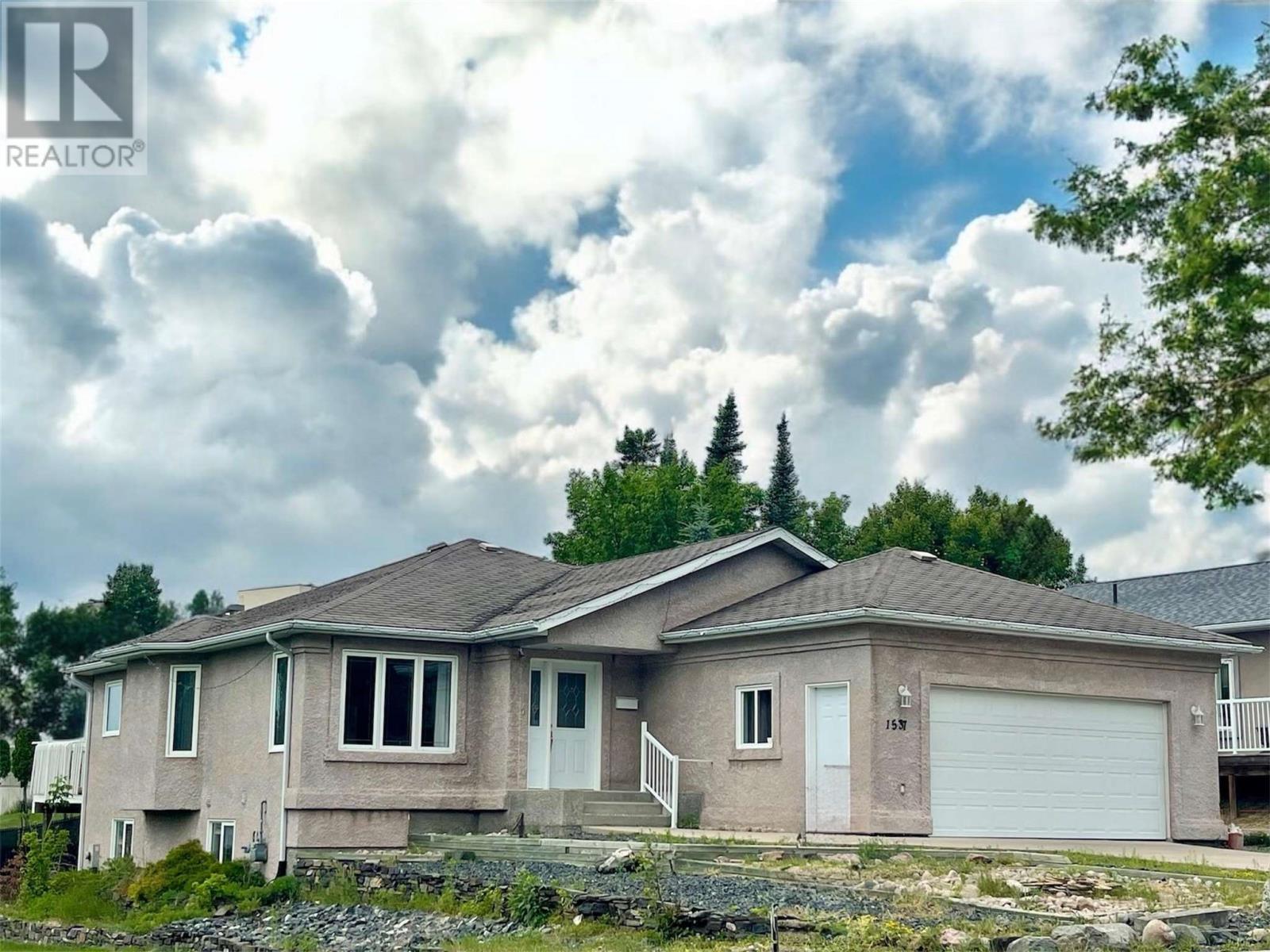 1537 Pine Portage Rd, Kenora, ON P9N 4E5