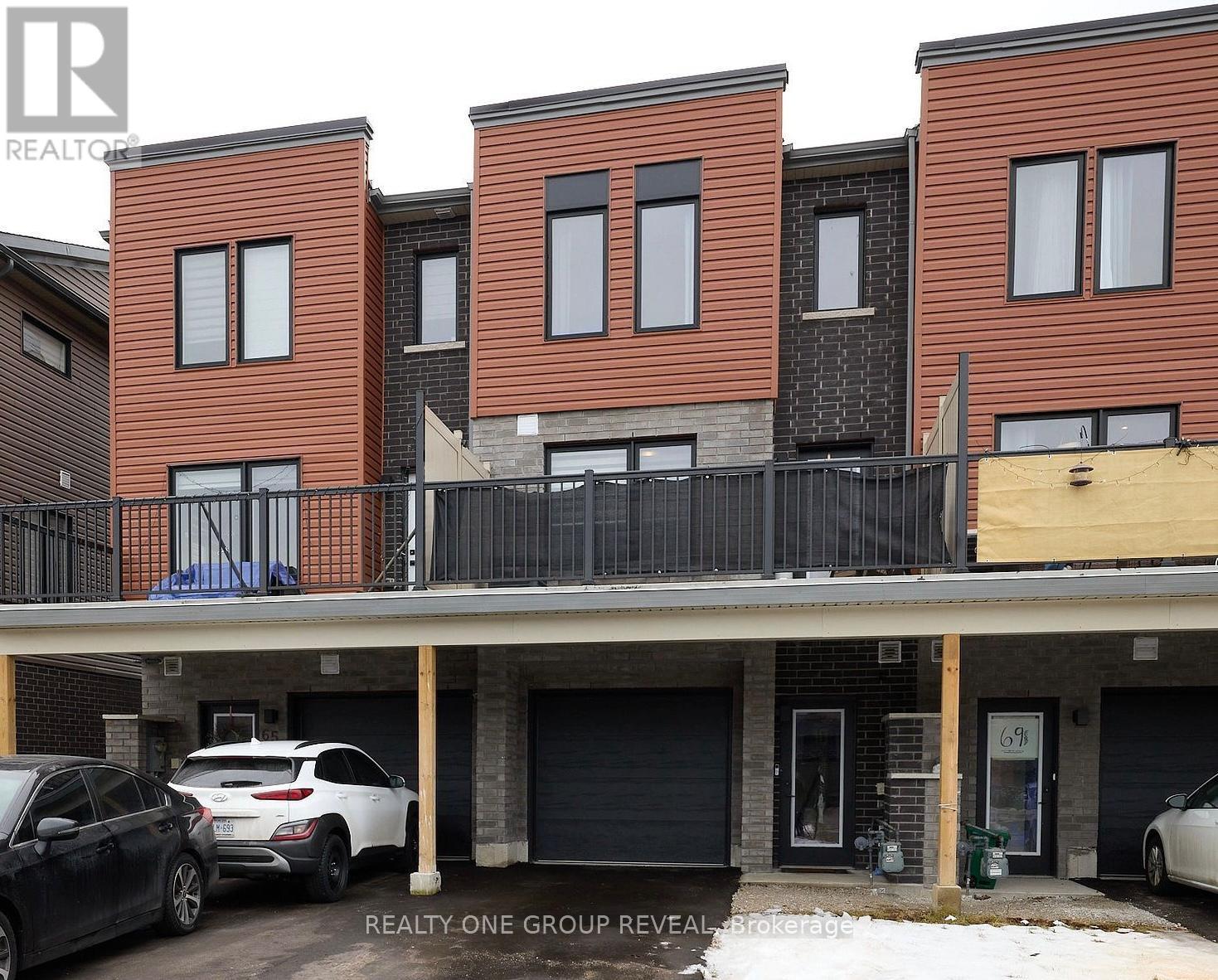 67 Fairlane Ave, Barrie, ON L9J 0N1