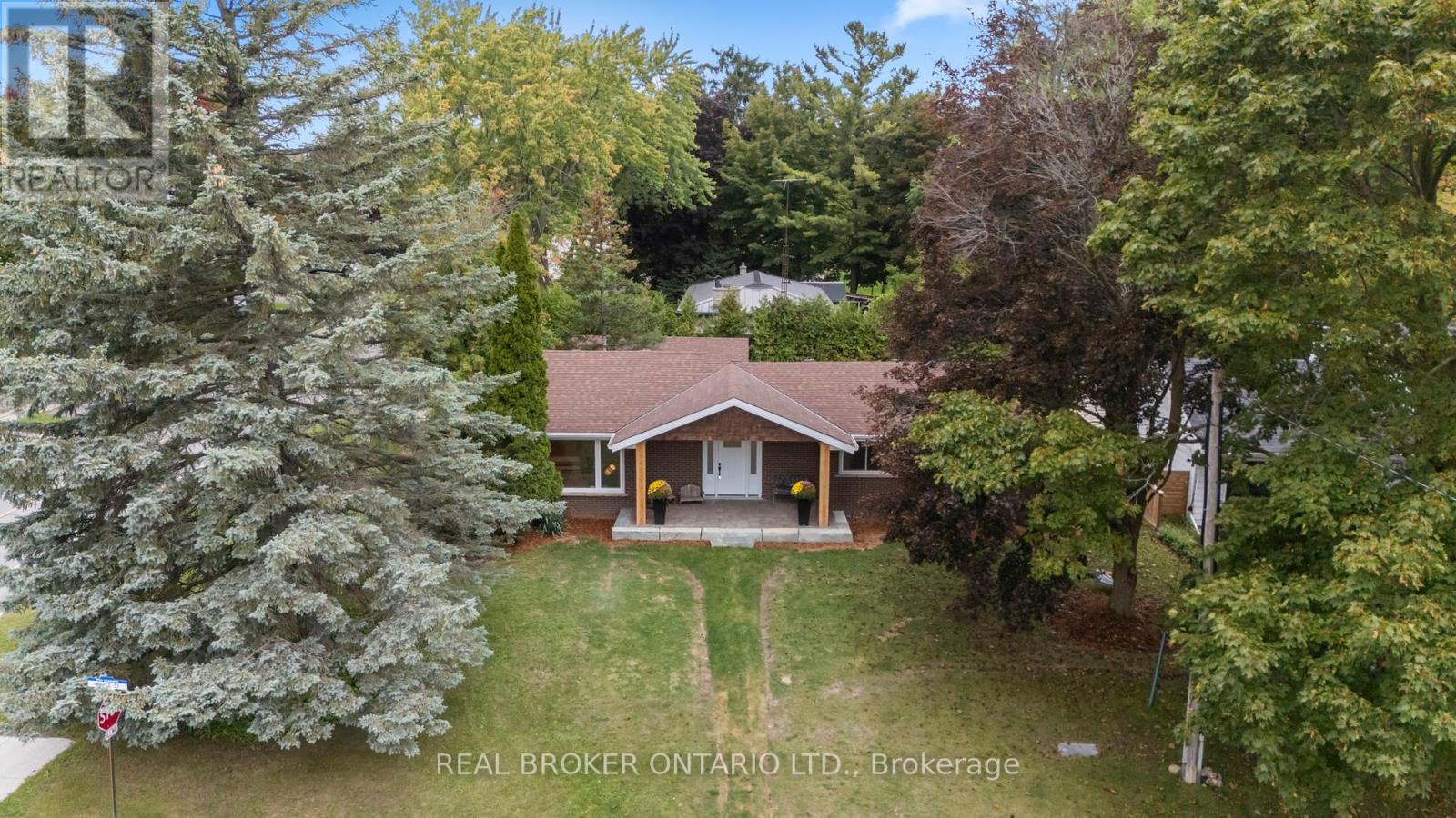 241 Maple St, Uxbridge, ON L9P 1A8