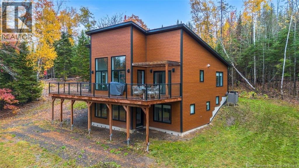 15 Loyalist Ln, Upper Kingsclear, NB E3E 0E3