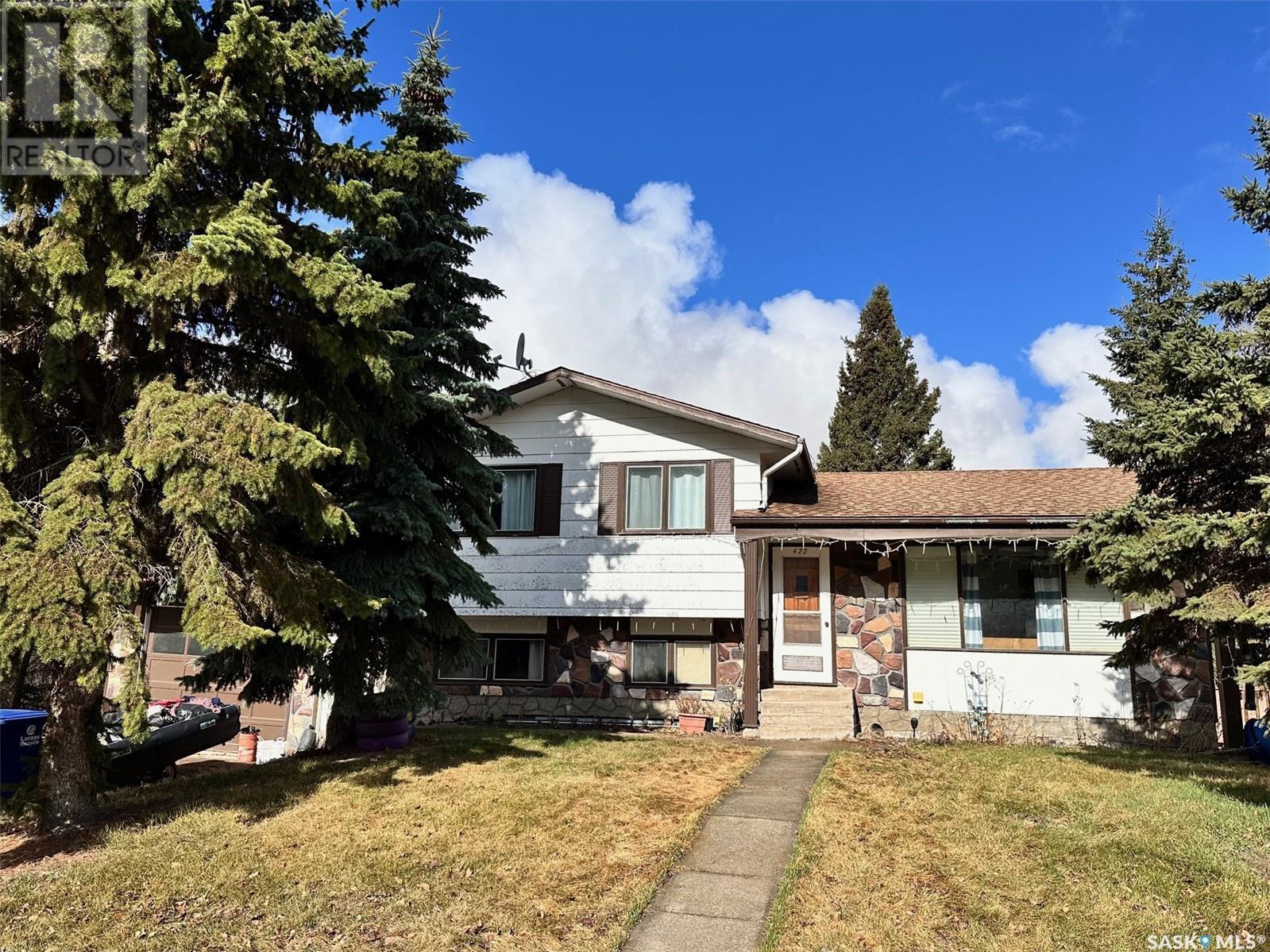 422 1 Street West, Spiritwood, SK S0J 2M0