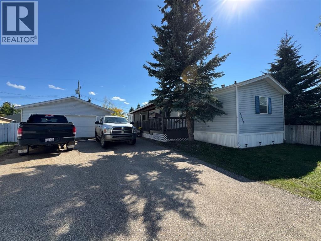 9 Avenue Unit 5119, Edson, AB T7E 1K3