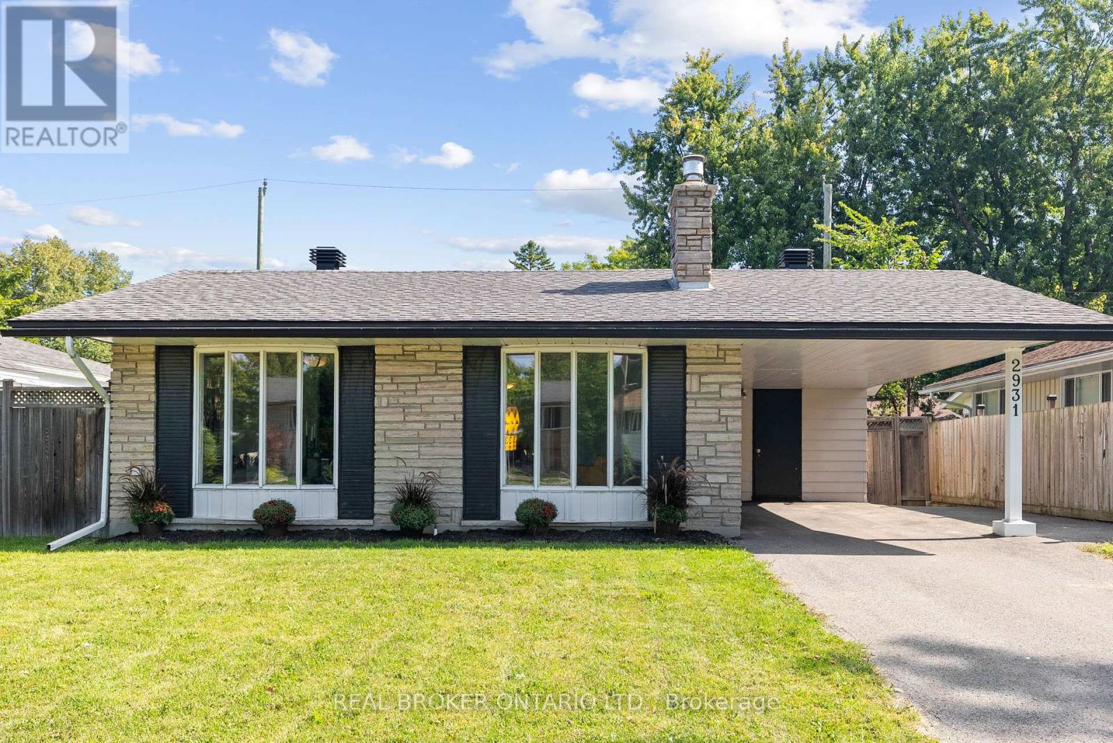 2931 Southmore Dr E, Ottawa, ON K1V 6Z2