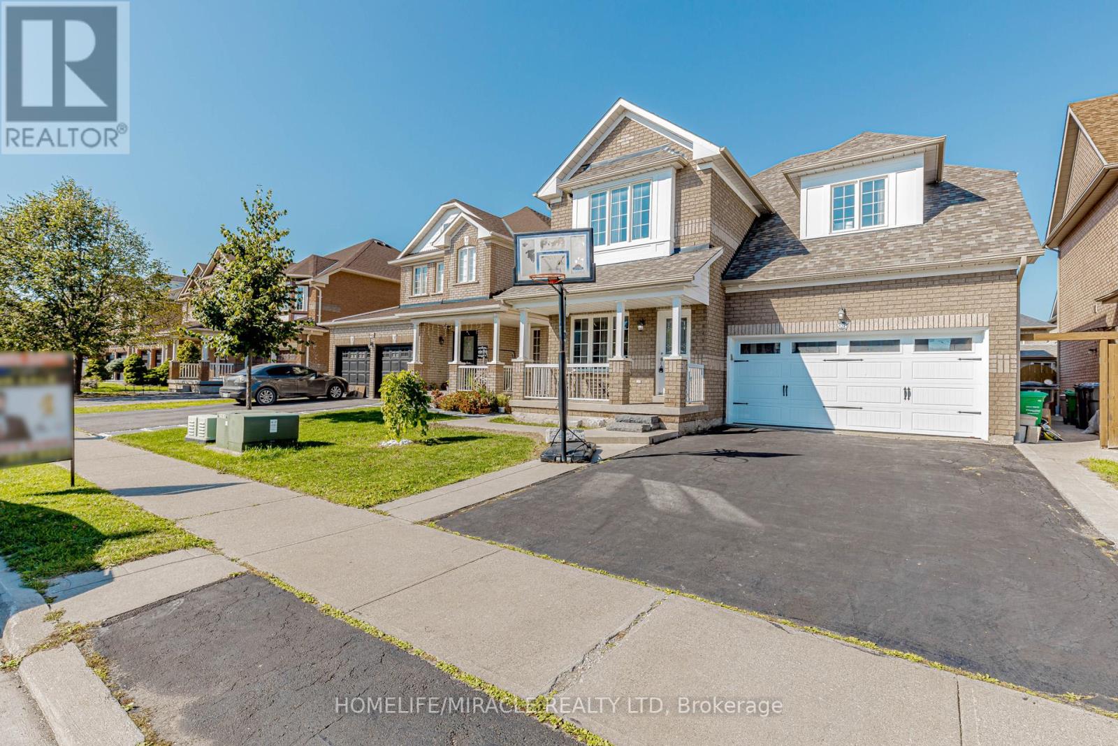 98 Masters Green Cres, Brampton, ON L7A 3K5