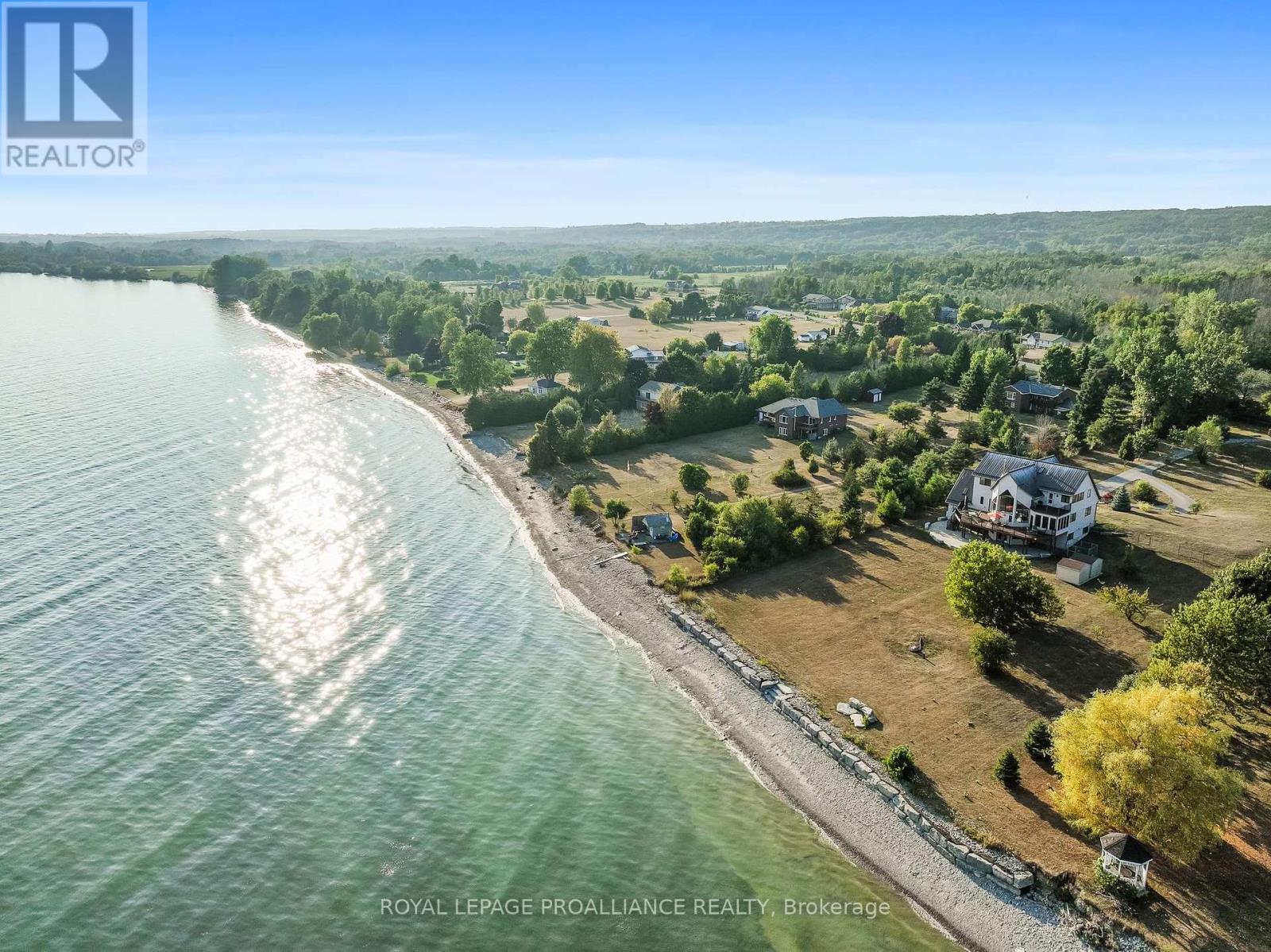 263 Lakeshore Rd, Brighton, ON K0K 1H0