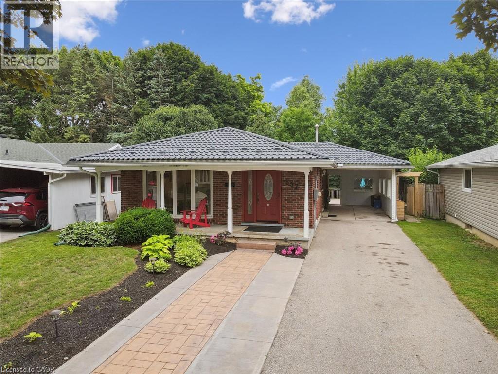 357 Grangewood Dr, Waterloo, ON N2K 2E4