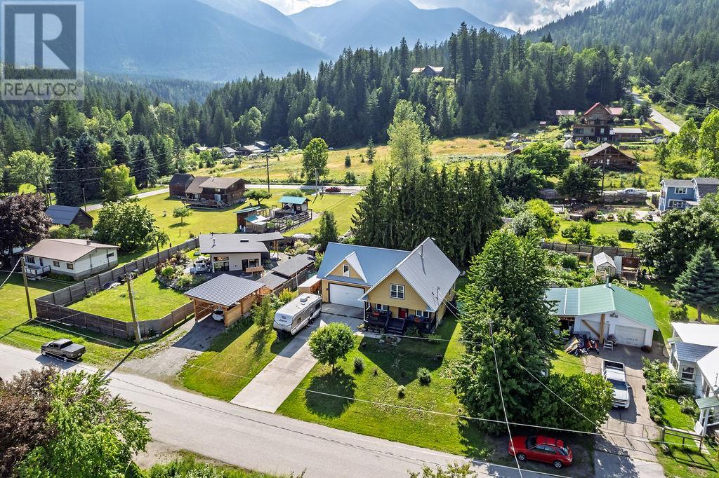 609 Craft St, Kaslo, BC V0G 1M0