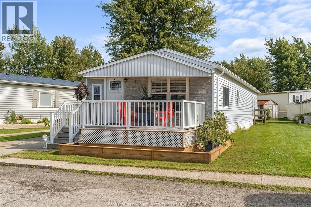 138 Dana Dr, Essex, ON N8M 2A3