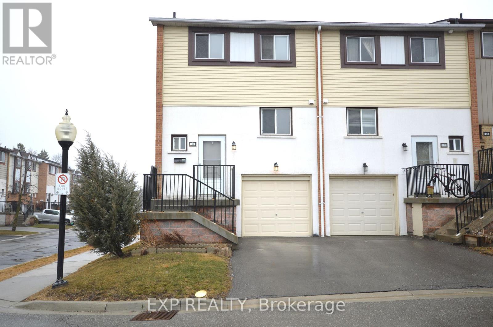 10 18 Moregate Cres, Brampton, ON L6S 3K9