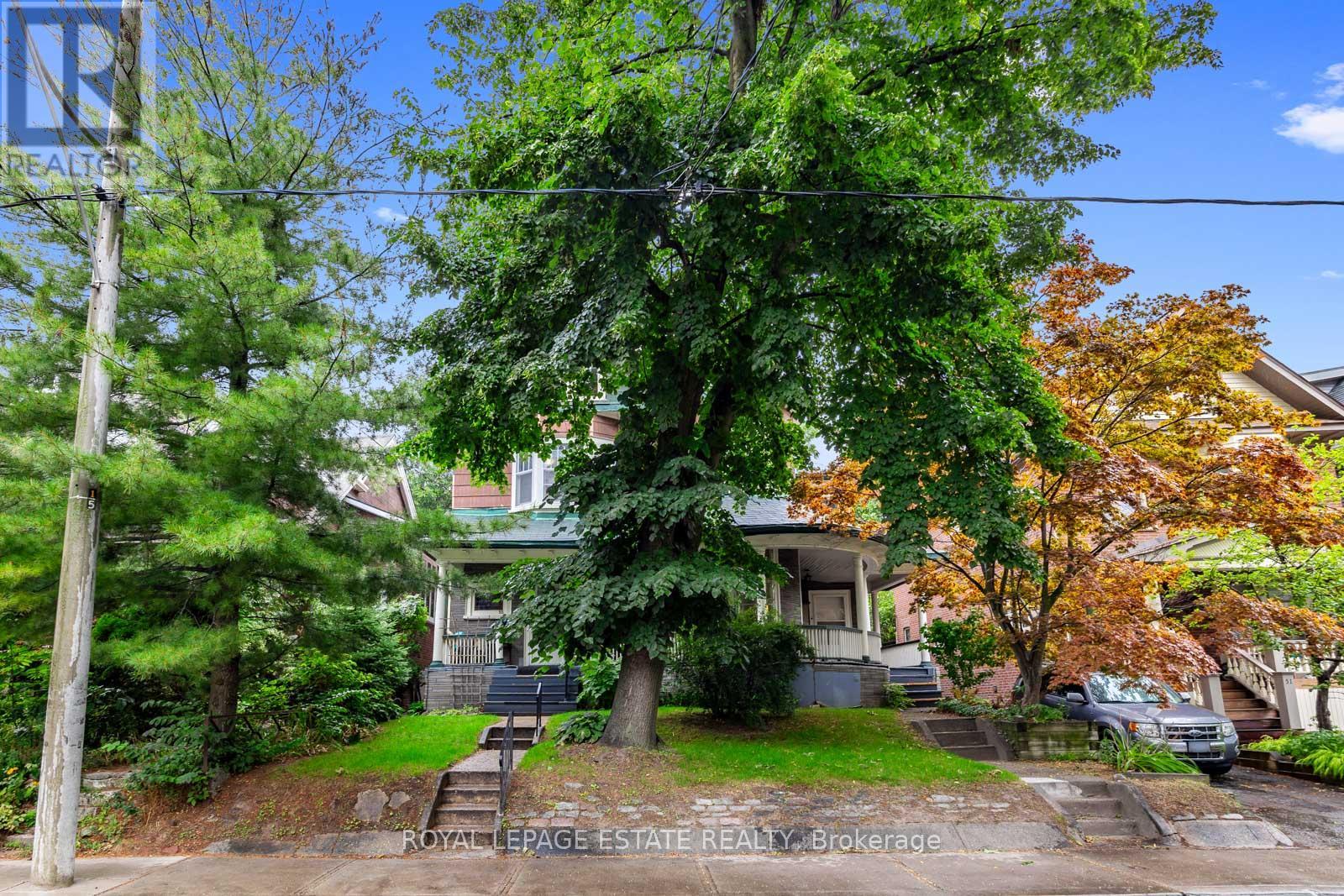 55 Leuty Ave, Toronto, ON M4E 2R2