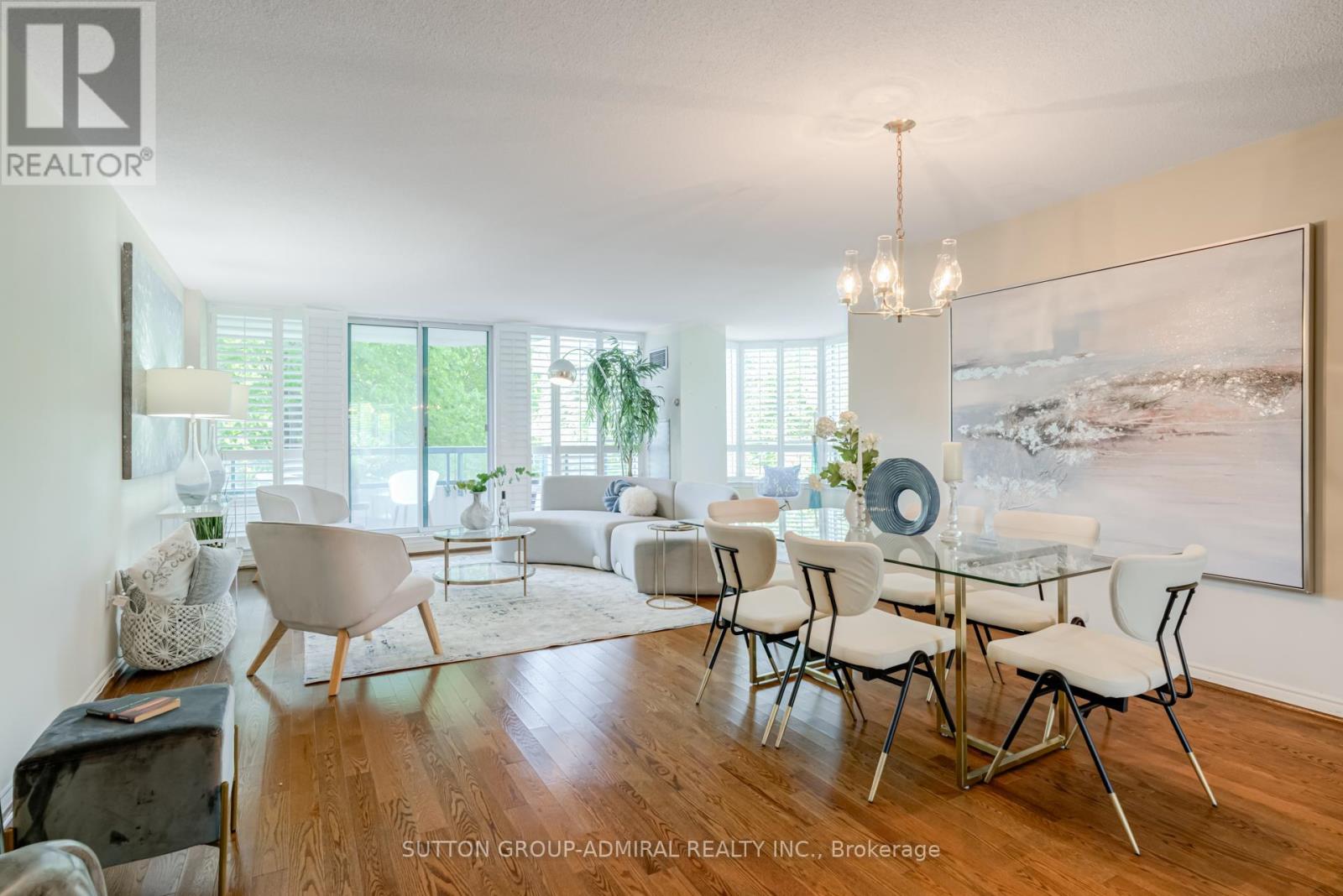 311 7250 Yonge St, Vaughan, ON L4J 7X1