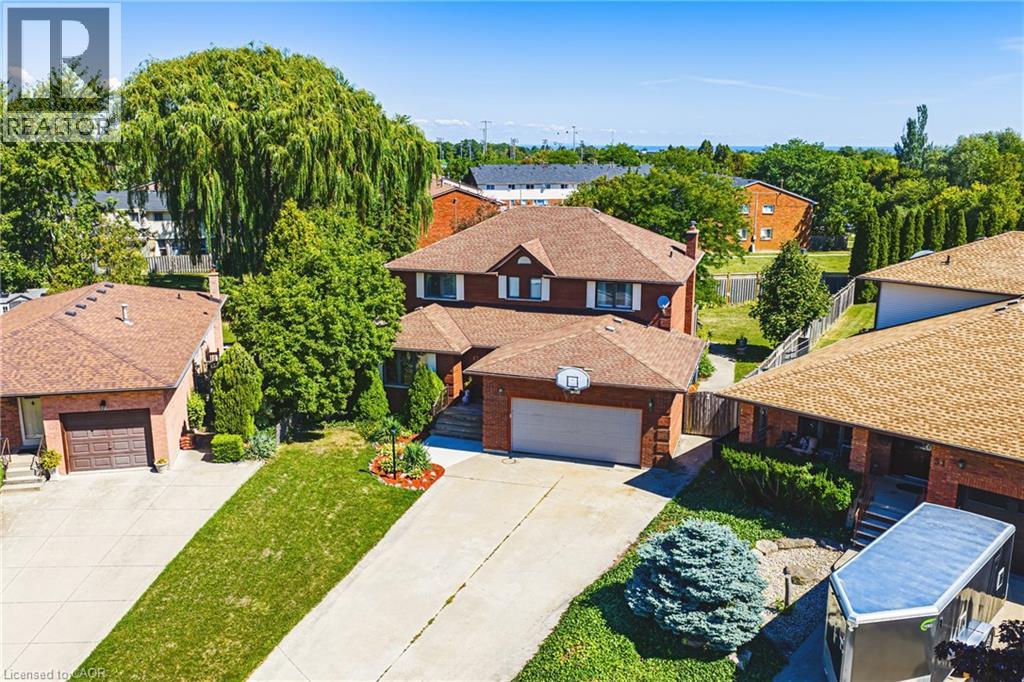 47 Trenholme Cres, Hamilton, ON L8W 2L4