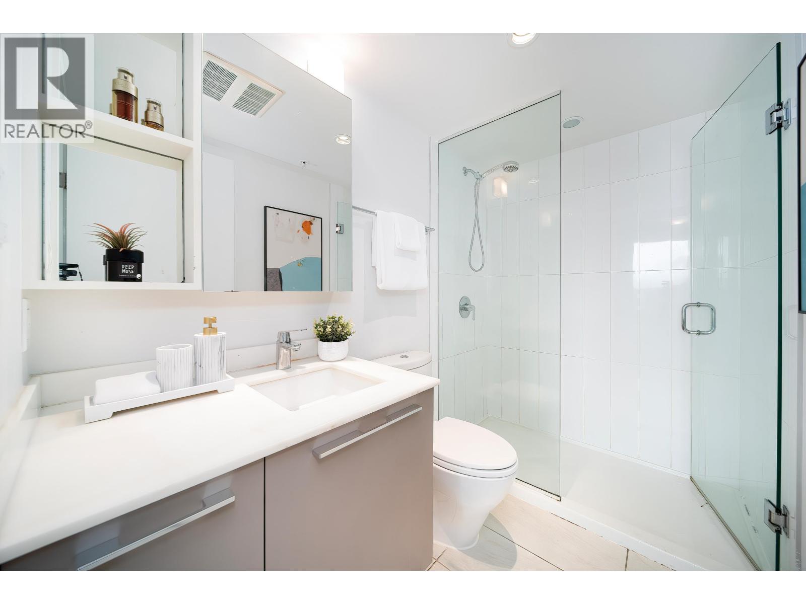 8131 Nunavut Lane Unit 904, Vancouver, BC V5X 0E2