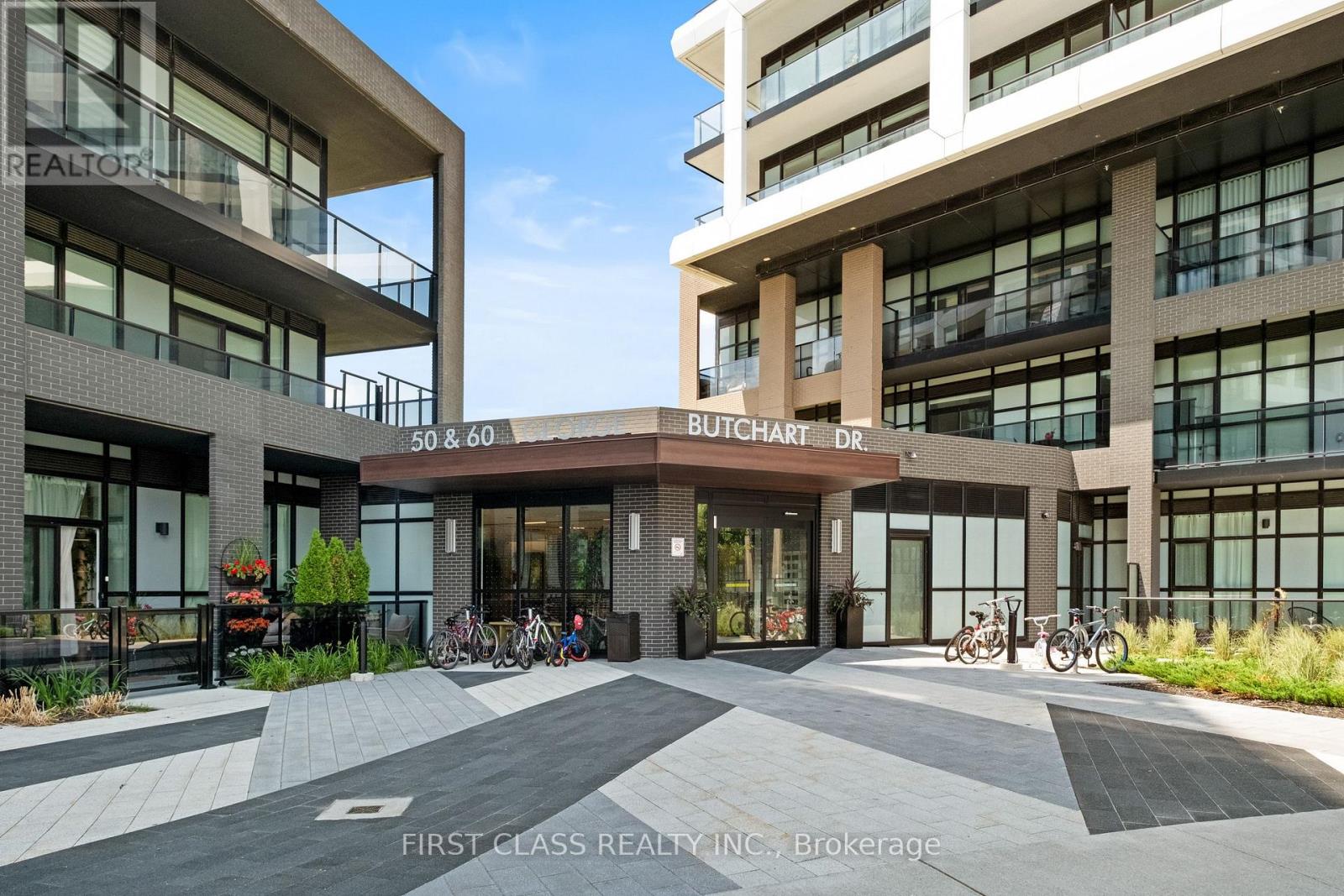 107 60 George Butchart Dr, Toronto Downsview-roding-cfb, ON M3K 1Y2