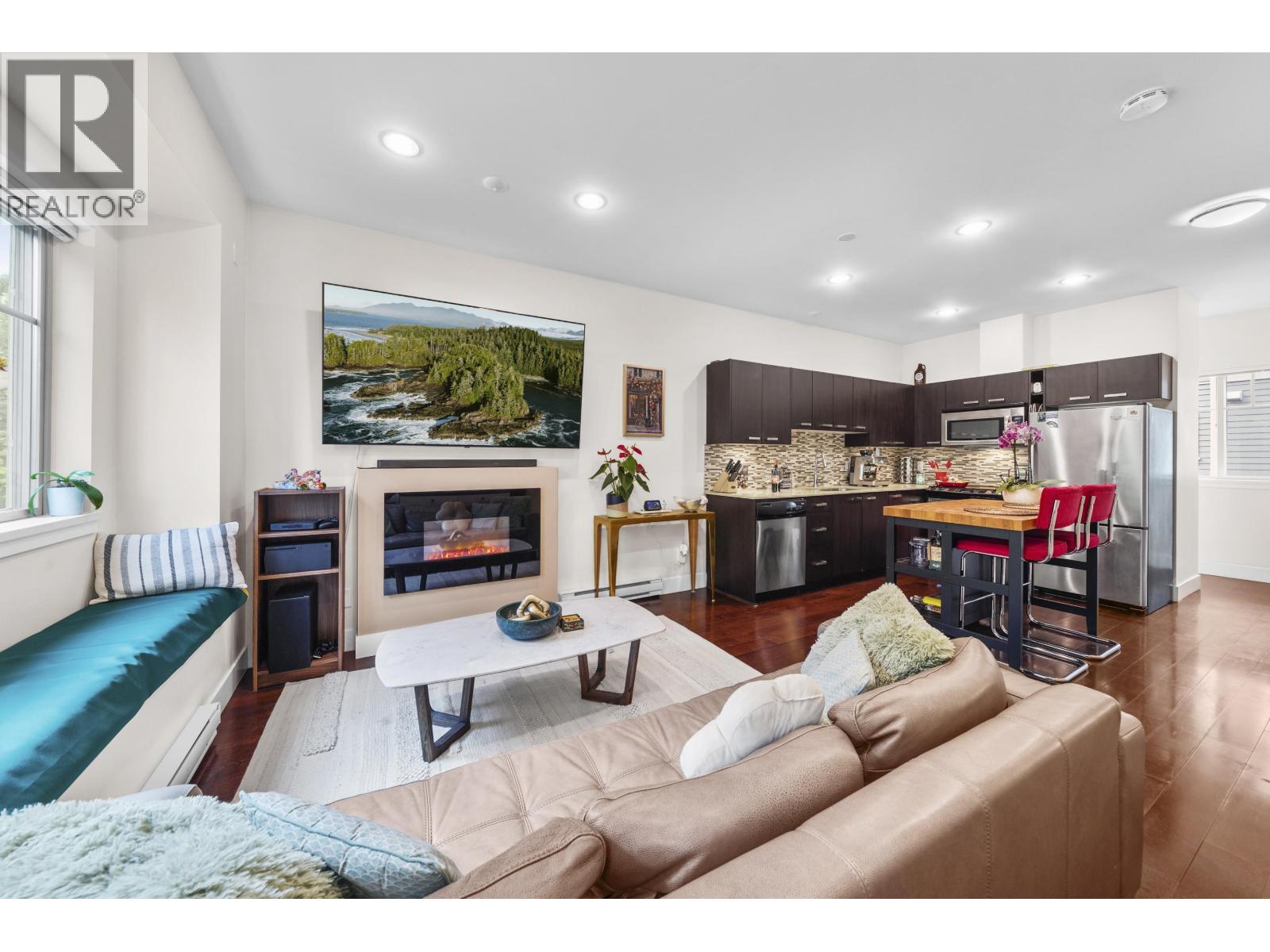 3382 Viewmount Drive Unit 118, Port Moody, BC V3H 2M1