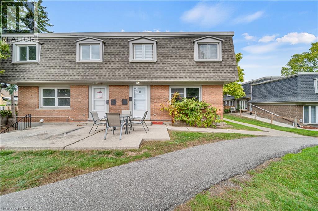 78 Borden Parkway Unit 11, Kitchener, ON N2M 3T4