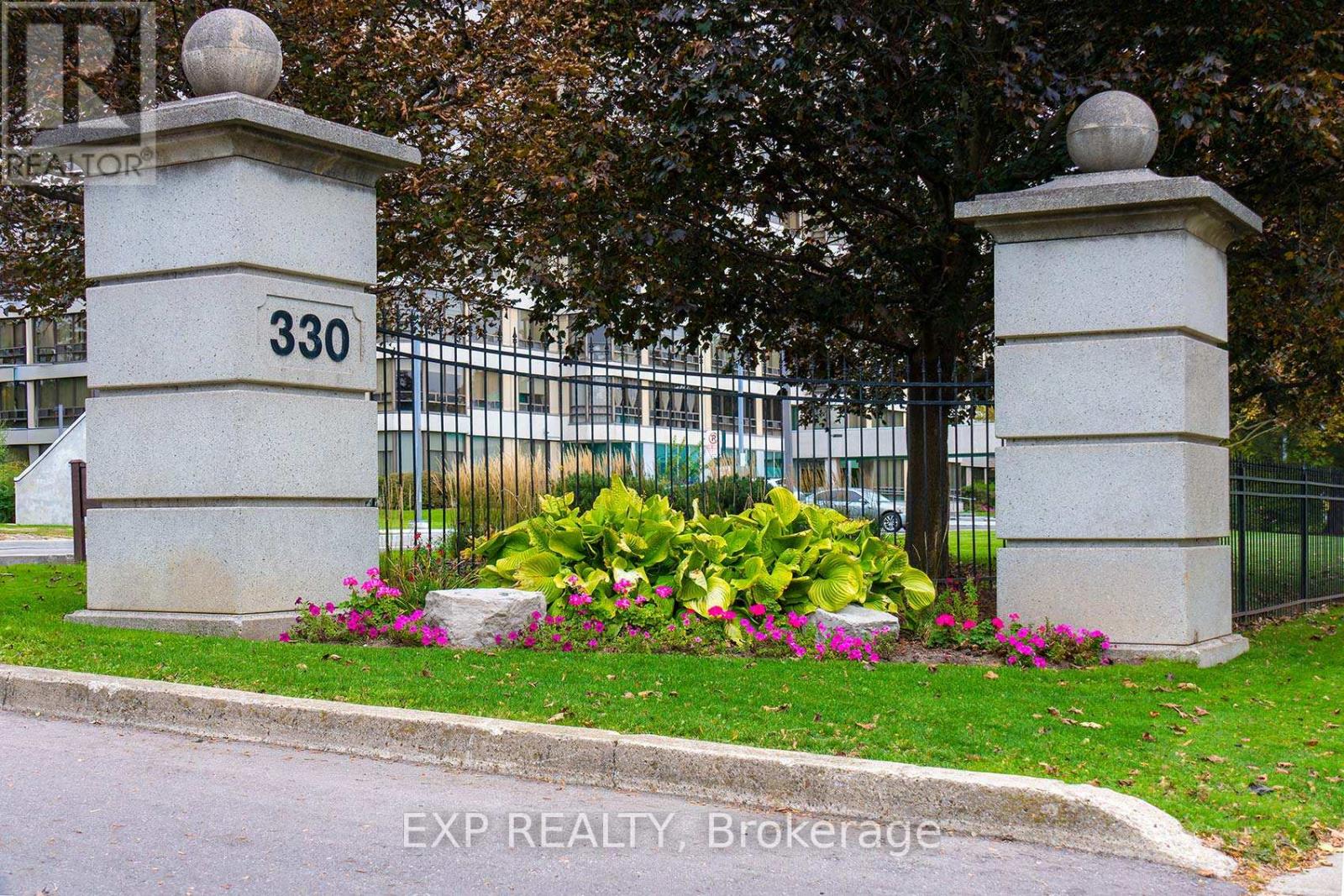 703 330 Mill St S, Brampton, ON L6Y 3V3