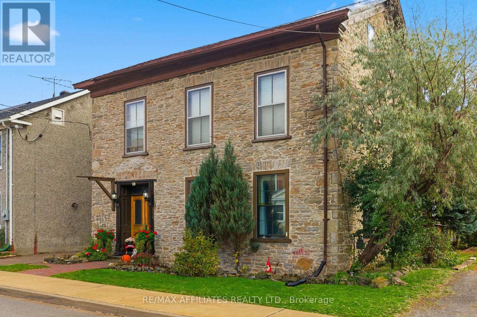 151 Henry St E, Prescott, ON K0E 1T0