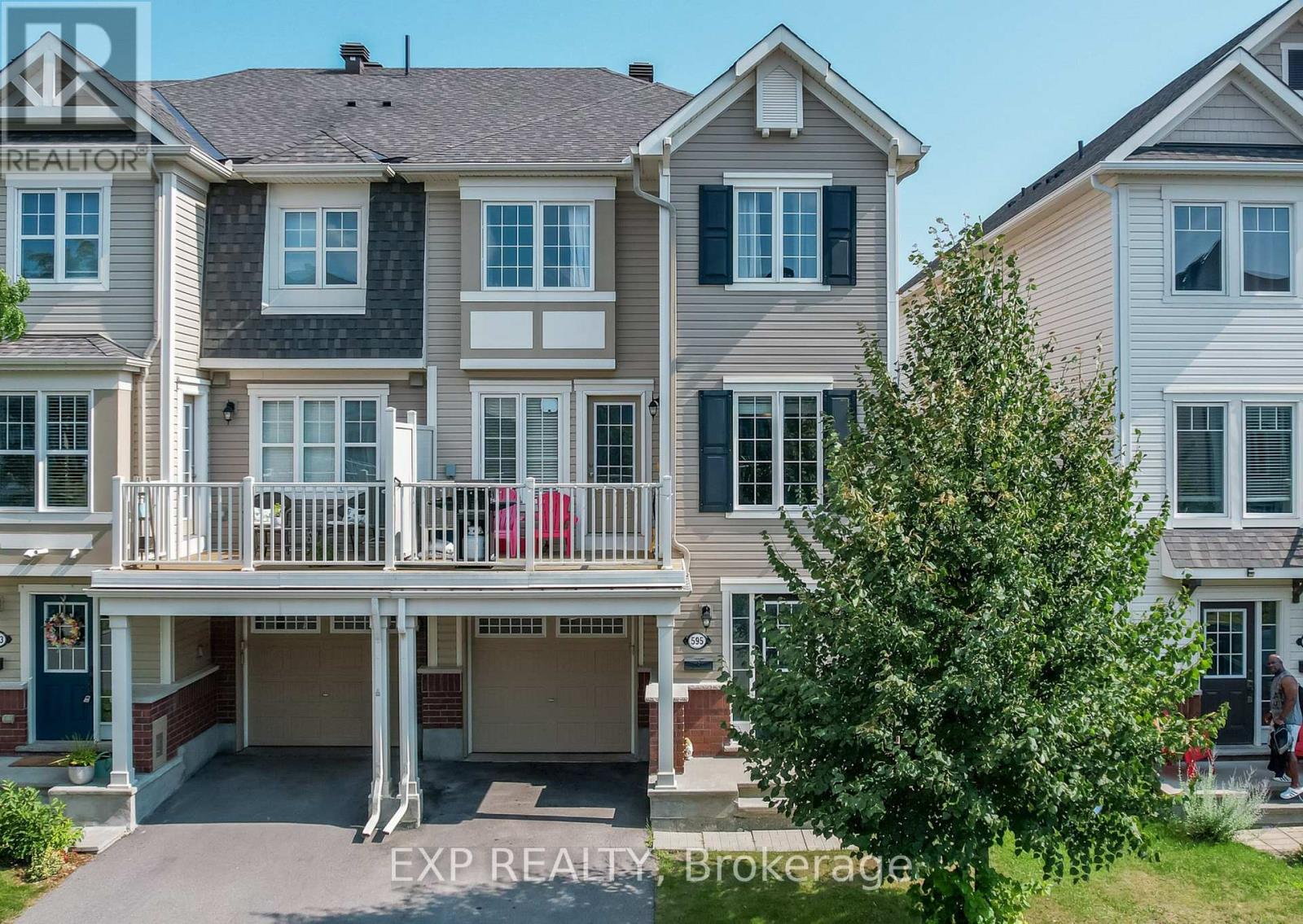 595 Foxlight Cir, Ottawa, ON K2R 1G9