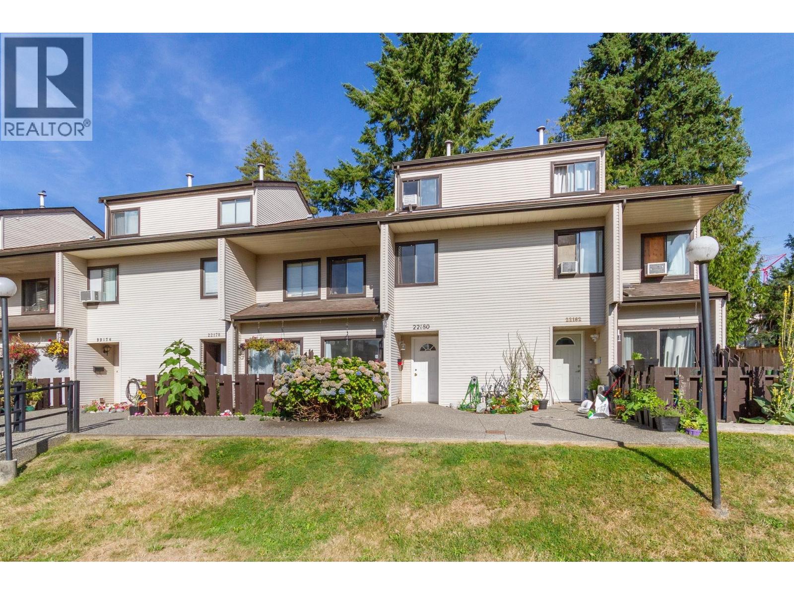 22180 122 Avenue, Maple Ridge, BC V2X 3X6