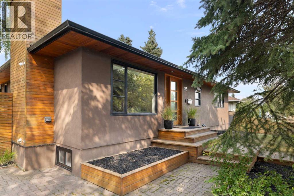 28 Glamorgan Dr SW, Calgary, AB T2E 4S2