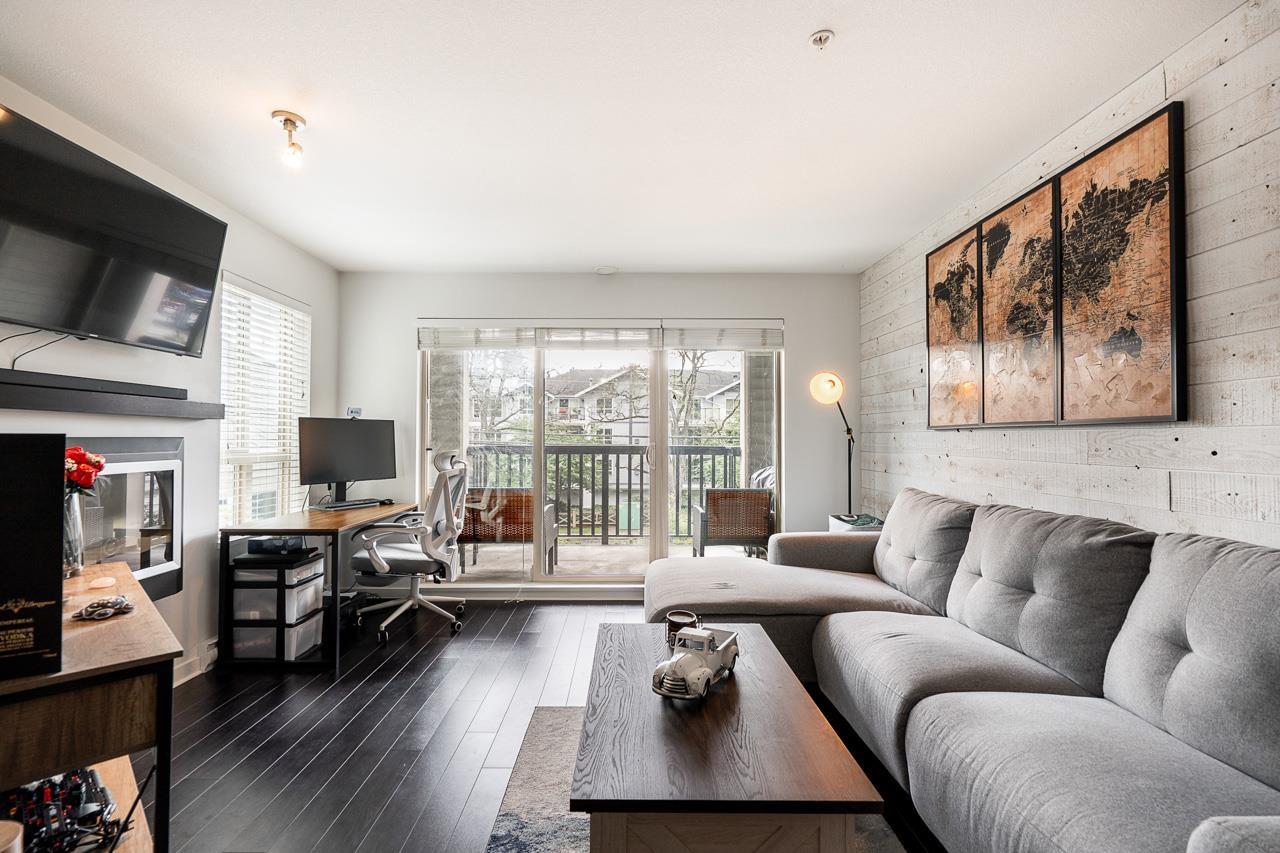 21009 56 Avenue Unit 201, Langley, BC V3A 0C9
