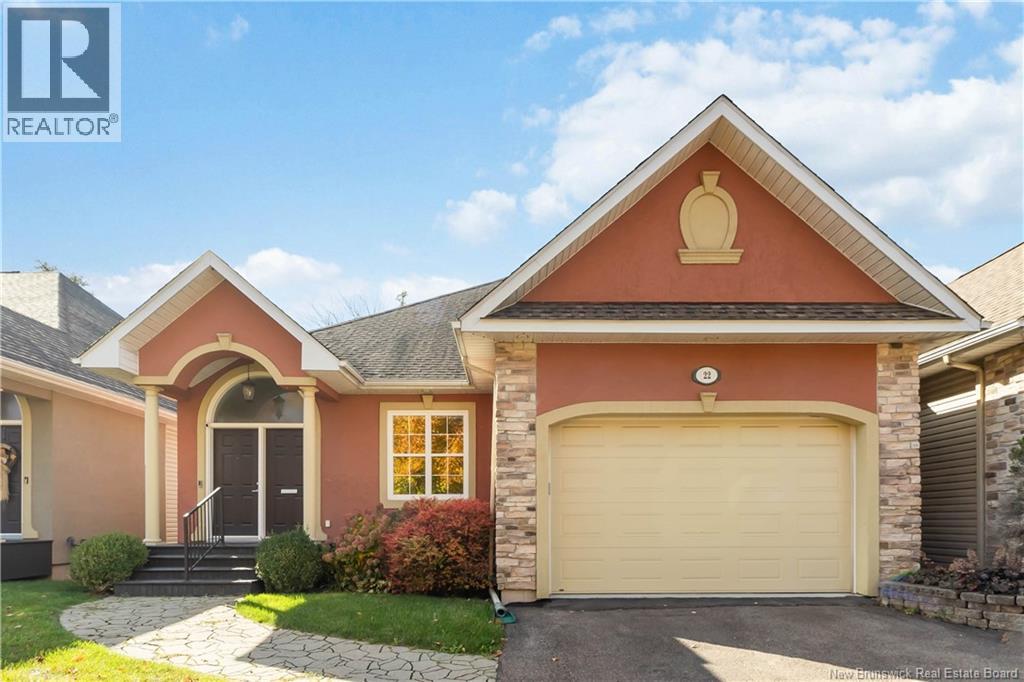 22 Burns Ln, Moncton, NB E1E 0A5