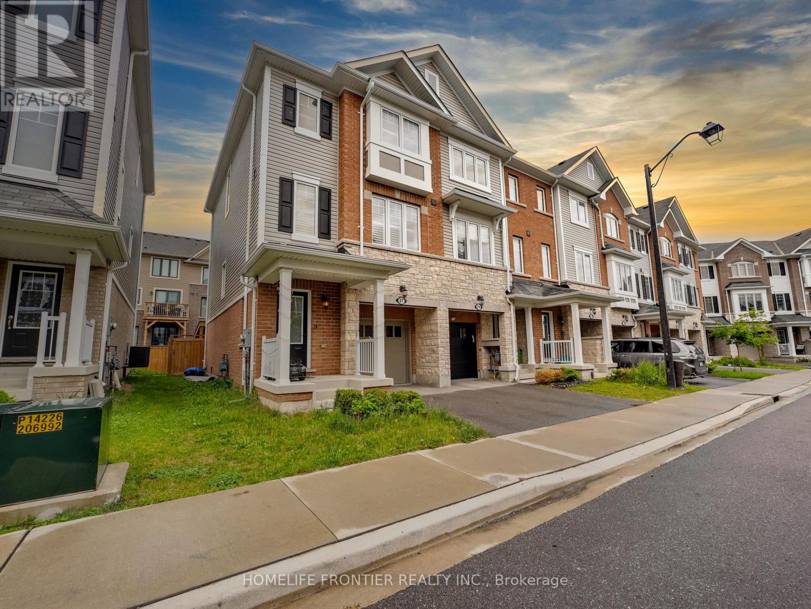 27 Rapids Ln, Hamilton, ON L8K 0A3