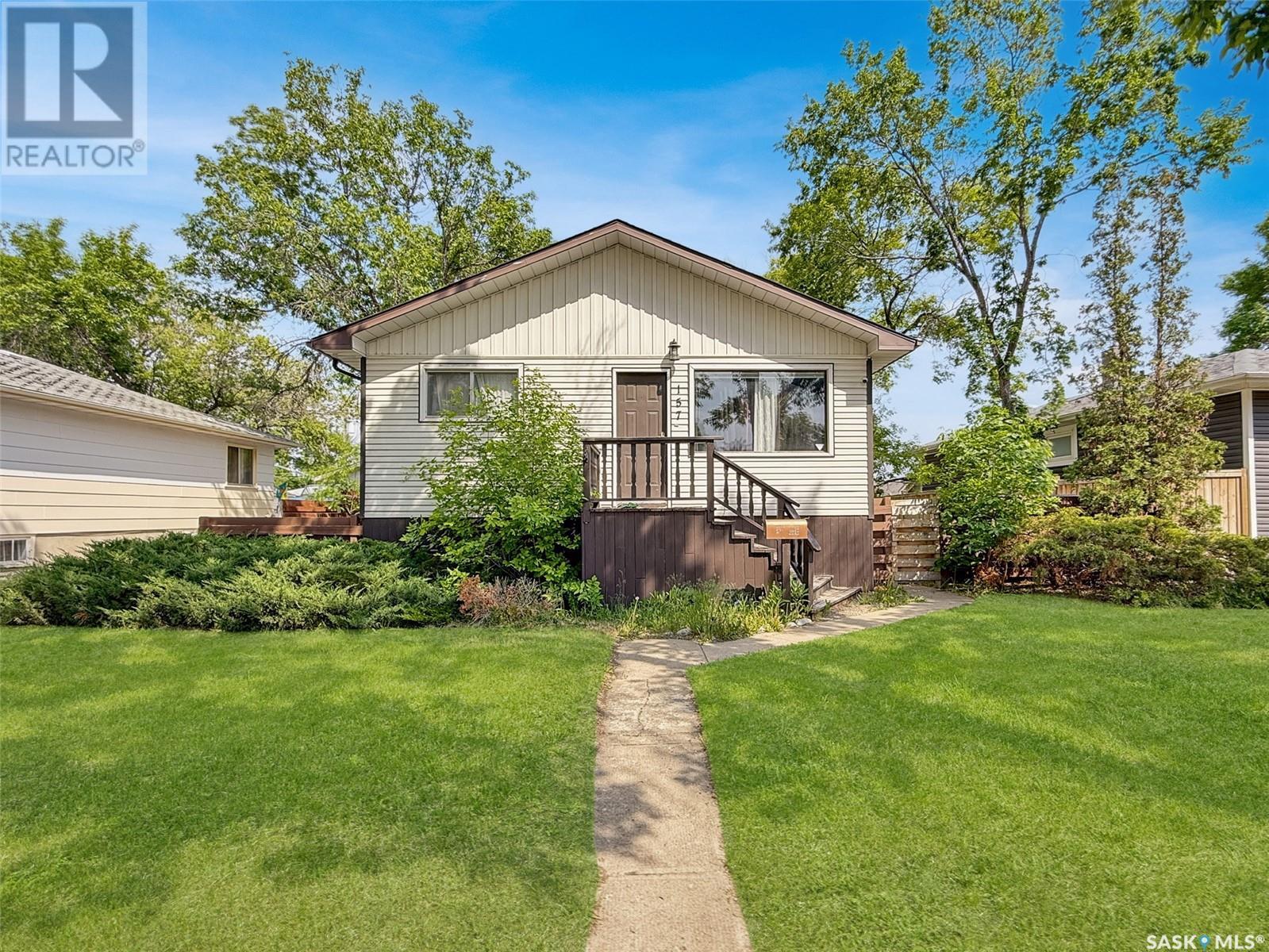 157 2 Avenue Southeast, Swift Current, SK S9H 3H9